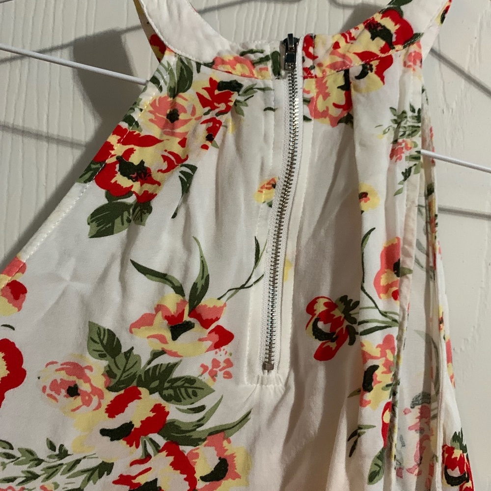 Flowy sleeveless floral top (cami)